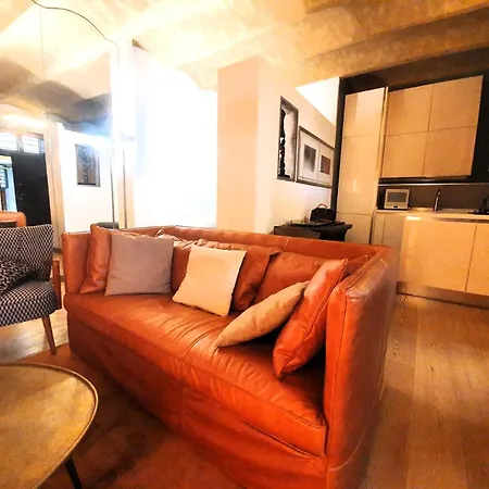 Realty Company Campo De' Fiori Apartment *
