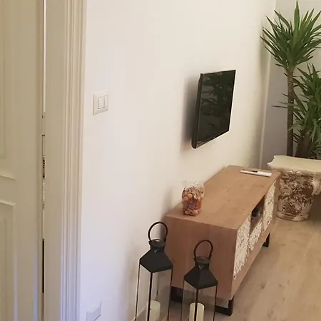 Realty Company Campo De' Fiori Apartment *